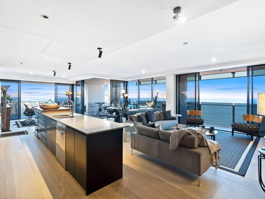 Exclusive Circle On Cavil Sub-Penthouse Luxury Apt - Hosted By Coastal Letting Голд-Кост Экстерьер фото