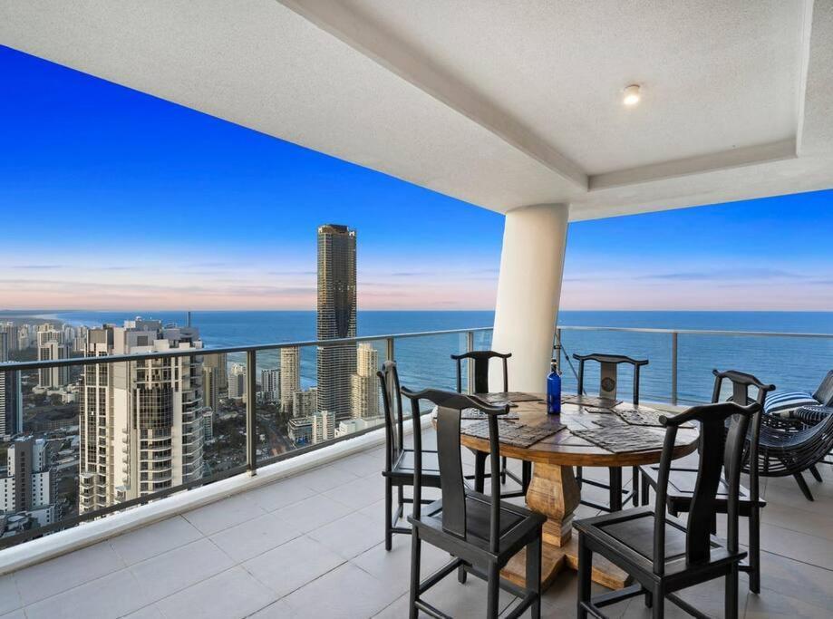 Exclusive Circle On Cavil Sub-Penthouse Luxury Apt - Hosted By Coastal Letting Голд-Кост Экстерьер фото