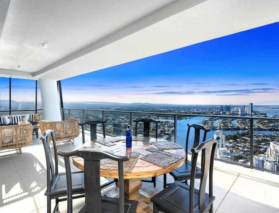 Exclusive Circle On Cavil Sub-Penthouse Luxury Apt - Hosted By Coastal Letting Голд-Кост Экстерьер фото
