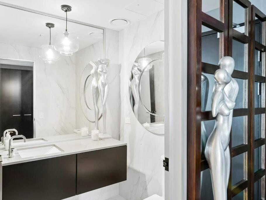 Exclusive Circle On Cavil Sub-Penthouse Luxury Apt - Hosted By Coastal Letting Голд-Кост Экстерьер фото